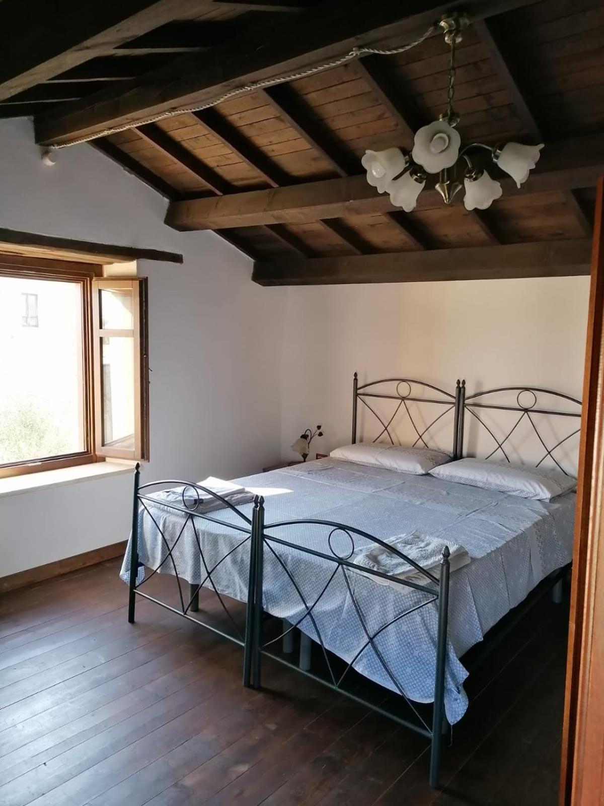 Domus De Jara - Casa Montis Apartment Baradili Phòng bức ảnh